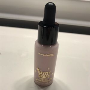 MAC Dazzle drops Liquid highlight